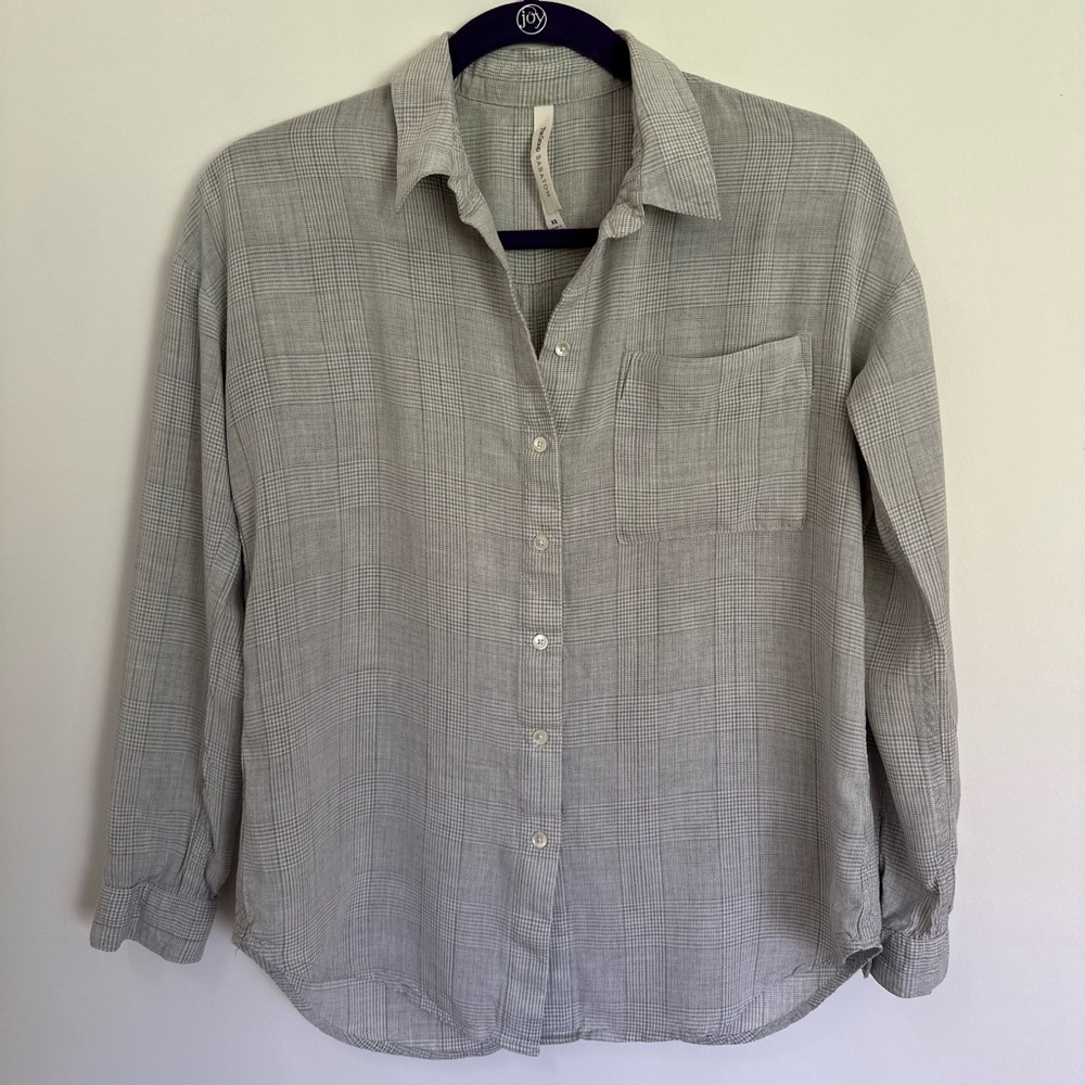 Aritzia Babaton collared grey plaid button down shirt